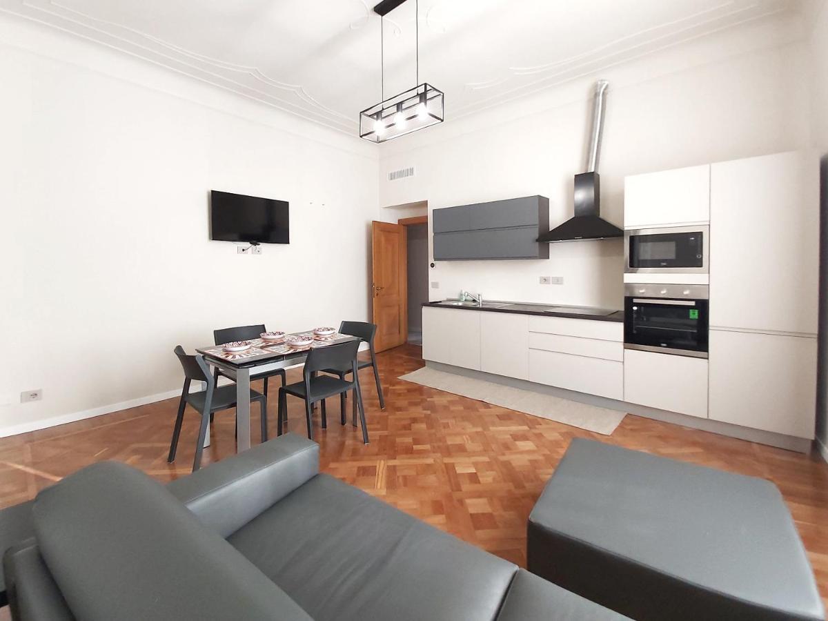 Le Due Piazze Apartment Genoa Bagian luar foto